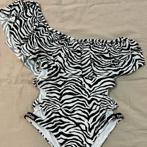 One piece bathing suit